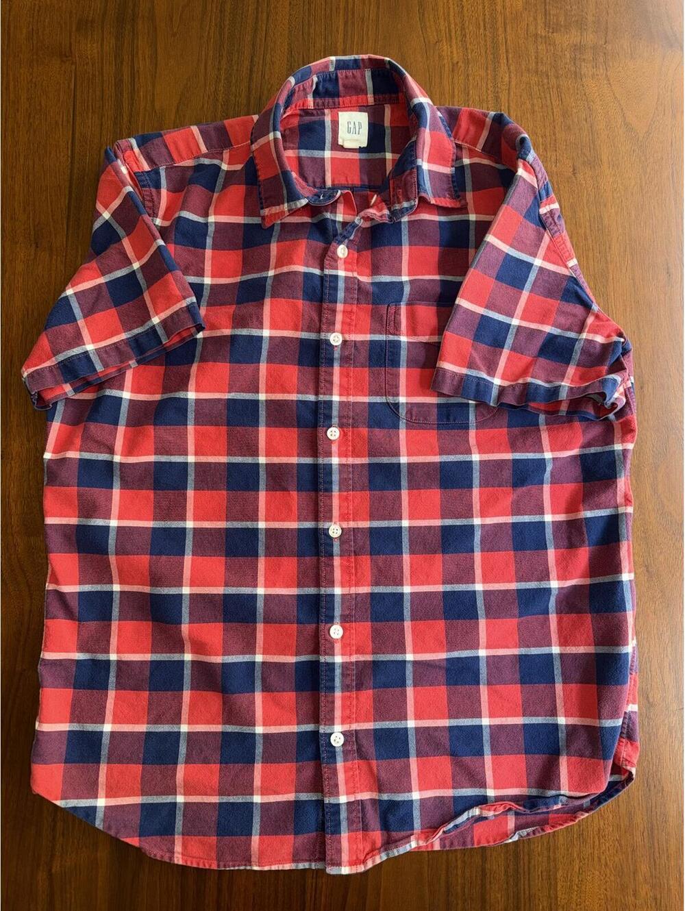 GAP Men's Red & Navy Plaid Short Sleeve Button Front Shirt - Size M